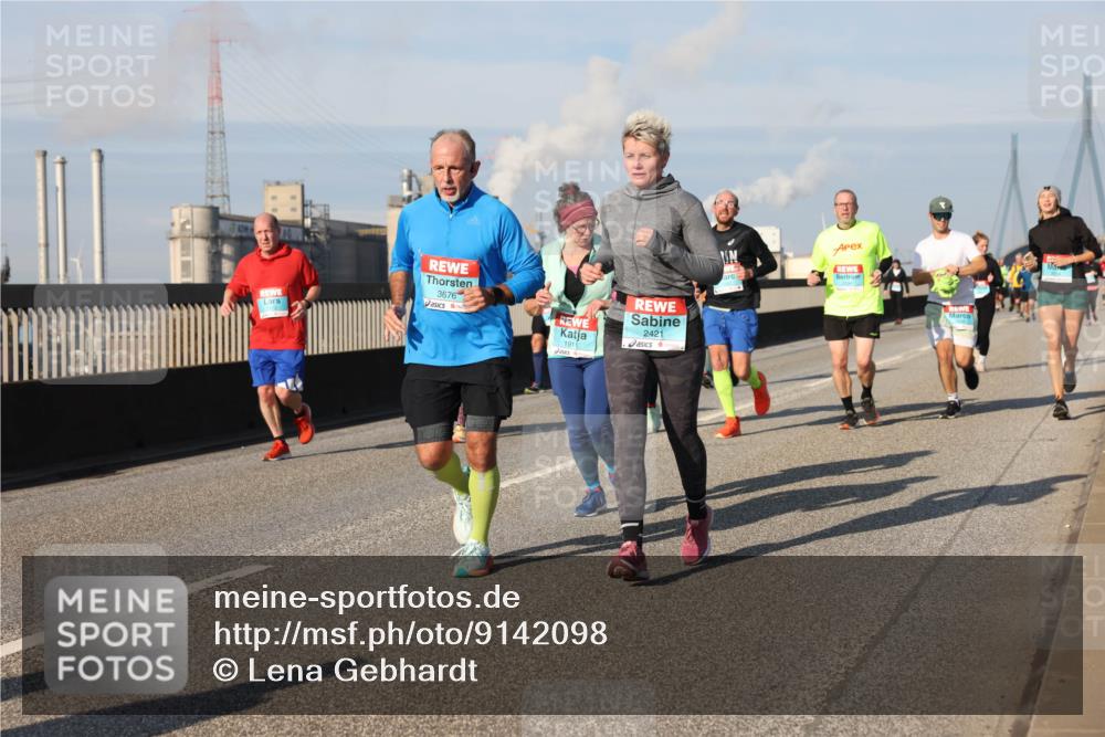 03.10.2025 - Köhlbrandbrückenlauf Lena Gebhardt http://msf.ph/oto/9142098 03.10.2025 09:59:54 Position 2 3676, 2421, 1911 meine-sportfotos.de