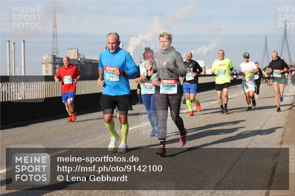 03.10.2025 - Köhlbrandbrückenlauf Lena Gebhardt http://msf.ph/oto/9142100 03.10.2025 09:59:54 Position 2 3676, 2421, 1911 meine-sportfotos.de