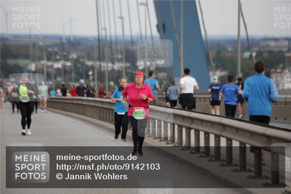 03.10.2025 - Köhlbrandbrückenlauf Jannik Wohlers http://msf.ph/oto/9142103 03.10.2025 15:41:17 Position 1 9035 meine-sportfotos.de