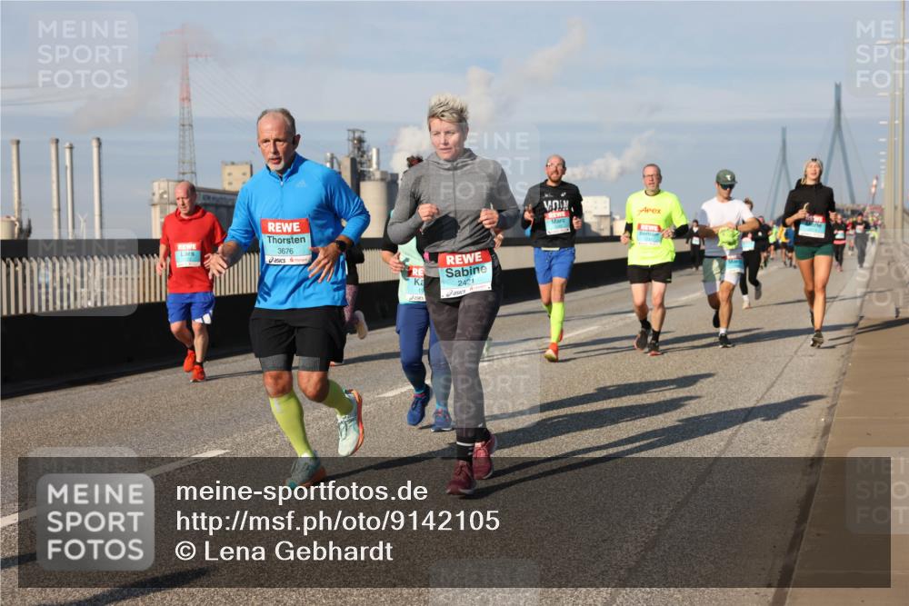 03.10.2025 - Köhlbrandbrückenlauf Lena Gebhardt http://msf.ph/oto/9142105 03.10.2025 09:59:54 Position 2 3676, 19, 2421 meine-sportfotos.de