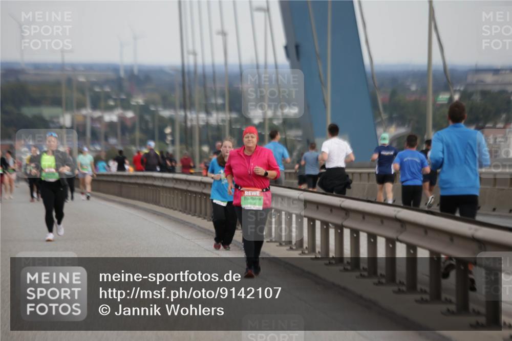 03.10.2025 - Köhlbrandbrückenlauf Jannik Wohlers http://msf.ph/oto/9142107 03.10.2025 15:41:17 Position 1 9035 meine-sportfotos.de
