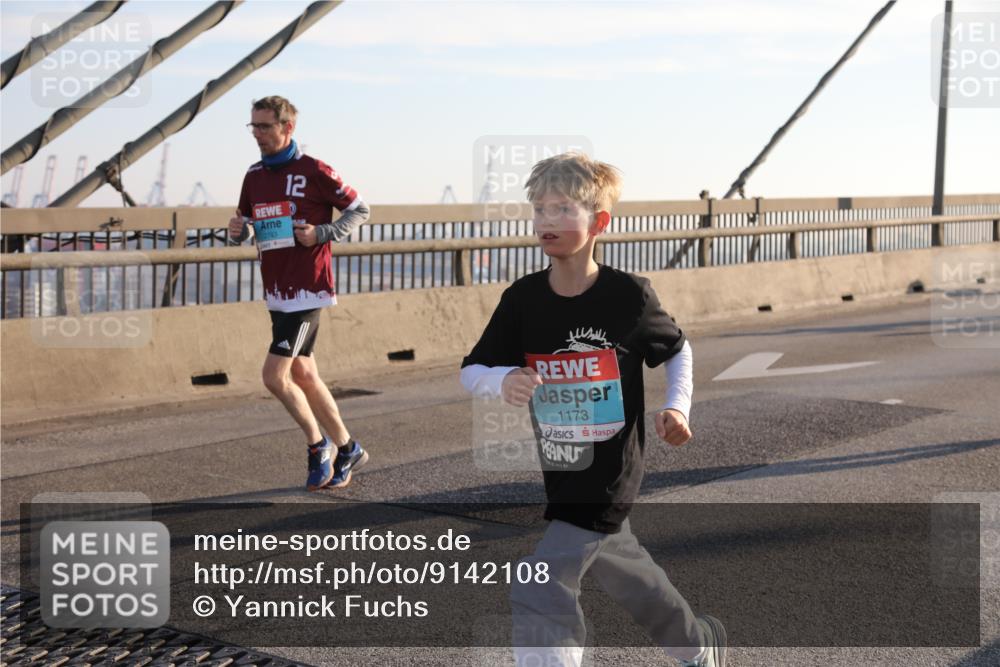 03.10.2025 - Köhlbrandbrückenlauf Yannick Fuchs http://msf.ph/oto/9142108 03.10.2025 08:27:28 Position 2 12, 1173 meine-sportfotos.de