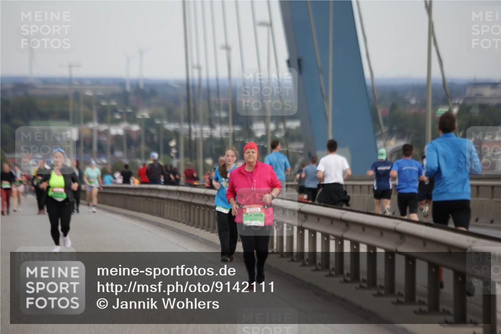 03.10.2025 - Köhlbrandbrückenlauf Jannik Wohlers http://msf.ph/oto/9142111 03.10.2025 15:41:17 Position 1 44 meine-sportfotos.de
