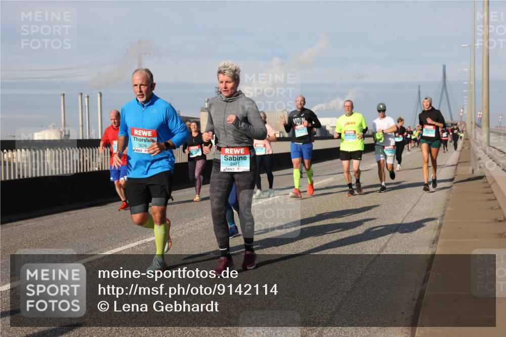 03.10.2025 - Köhlbrandbrückenlauf Lena Gebhardt http://msf.ph/oto/9142114 03.10.2025 09:59:54 Position 2 3676, 2421 meine-sportfotos.de