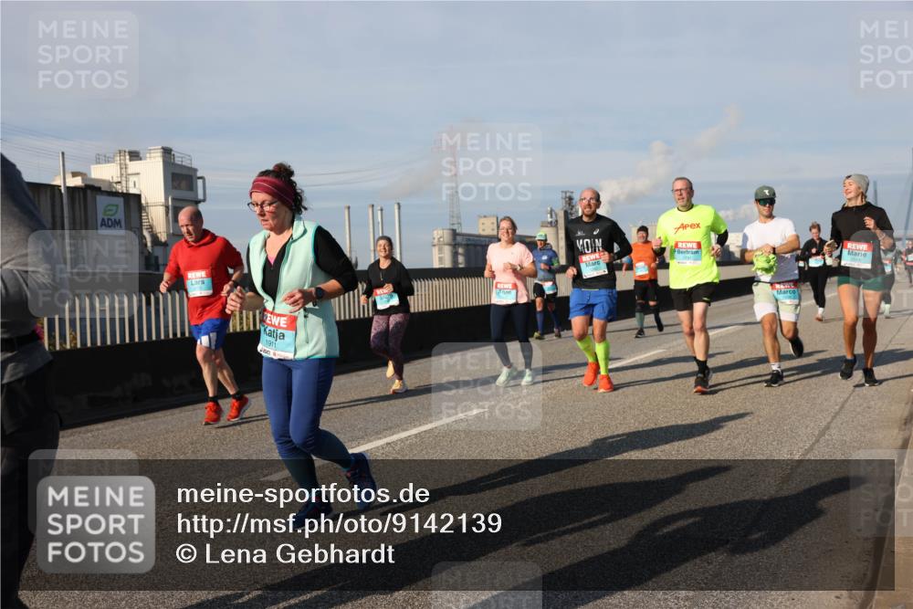 03.10.2025 - Köhlbrandbrückenlauf Lena Gebhardt http://msf.ph/oto/9142139 03.10.2025 09:59:56 Position 2 1911, 1731 meine-sportfotos.de
