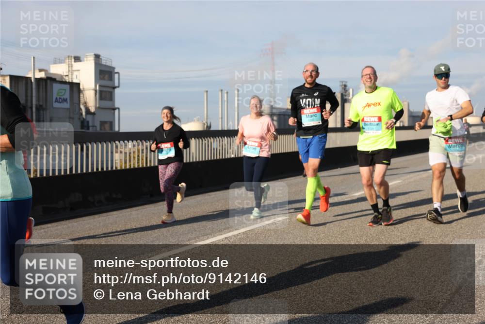 03.10.2025 - Köhlbrandbrückenlauf Lena Gebhardt http://msf.ph/oto/9142146 03.10.2025 09:59:56 Position 2  meine-sportfotos.de