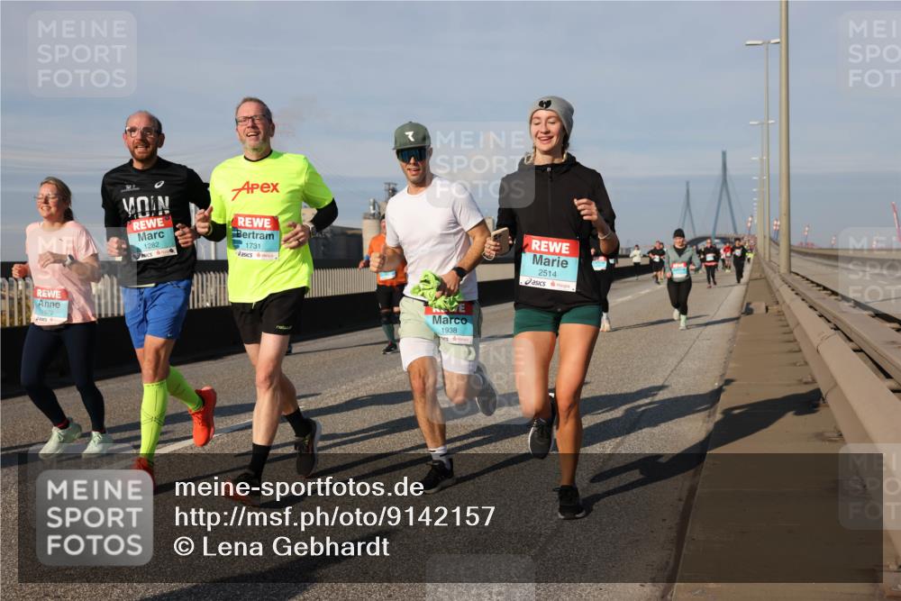 03.10.2025 - Köhlbrandbrückenlauf Lena Gebhardt http://msf.ph/oto/9142157 03.10.2025 09:59:57 Position 2 1672, 1282, 1731, 1938, 2514 meine-sportfotos.de