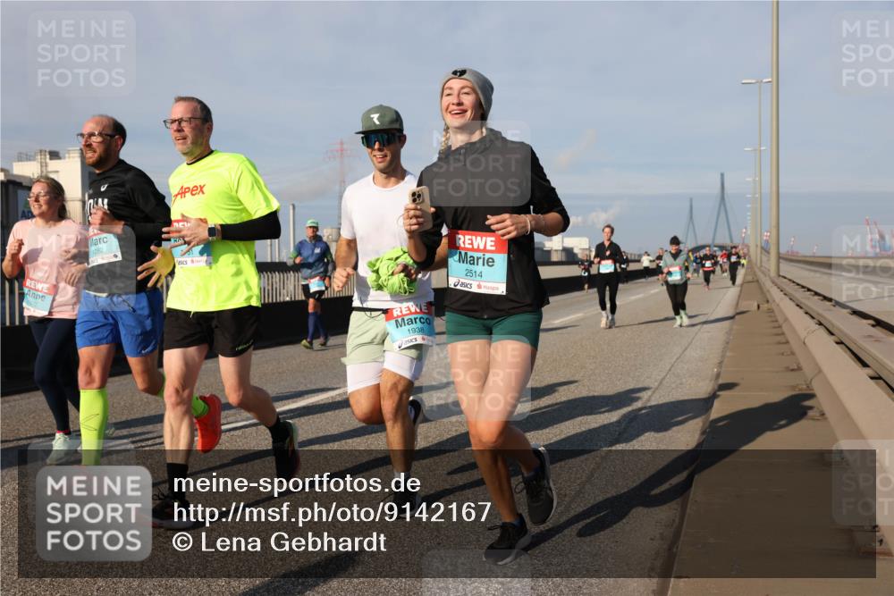 03.10.2025 - Köhlbrandbrückenlauf Lena Gebhardt http://msf.ph/oto/9142167 03.10.2025 09:59:58 Position 2 1282, 1938, 2514 meine-sportfotos.de