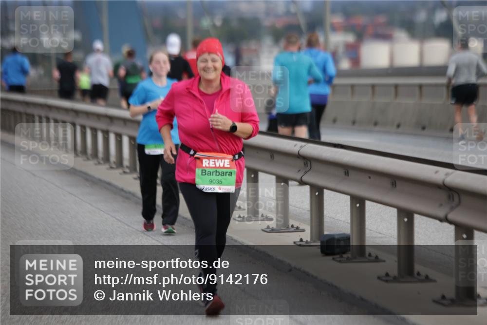 03.10.2025 - Köhlbrandbrückenlauf Jannik Wohlers http://msf.ph/oto/9142176 03.10.2025 15:41:25 Position 1 9035 meine-sportfotos.de
