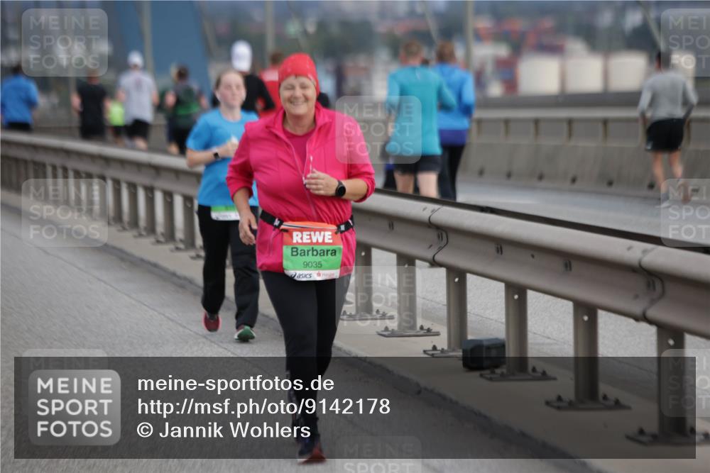 03.10.2025 - Köhlbrandbrückenlauf Jannik Wohlers http://msf.ph/oto/9142178 03.10.2025 15:41:25 Position 1 9035 meine-sportfotos.de