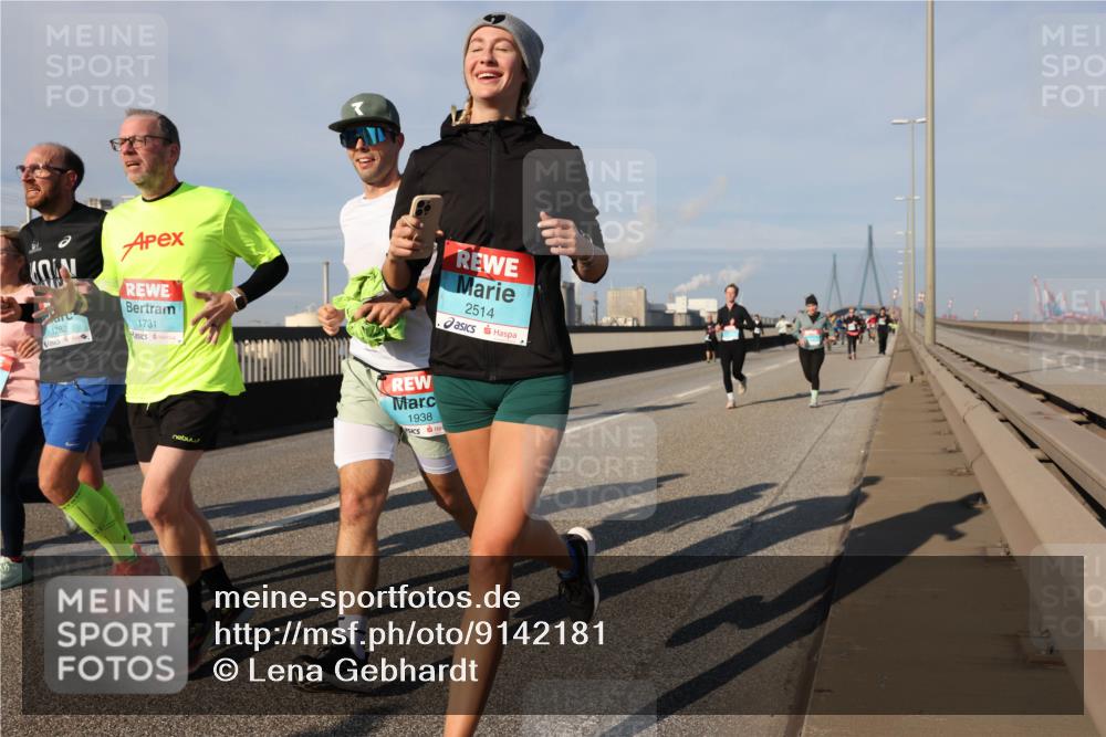 03.10.2025 - Köhlbrandbrückenlauf Lena Gebhardt http://msf.ph/oto/9142181 03.10.2025 09:59:58 Position 2 1282, 1731, 1938, 2514 meine-sportfotos.de
