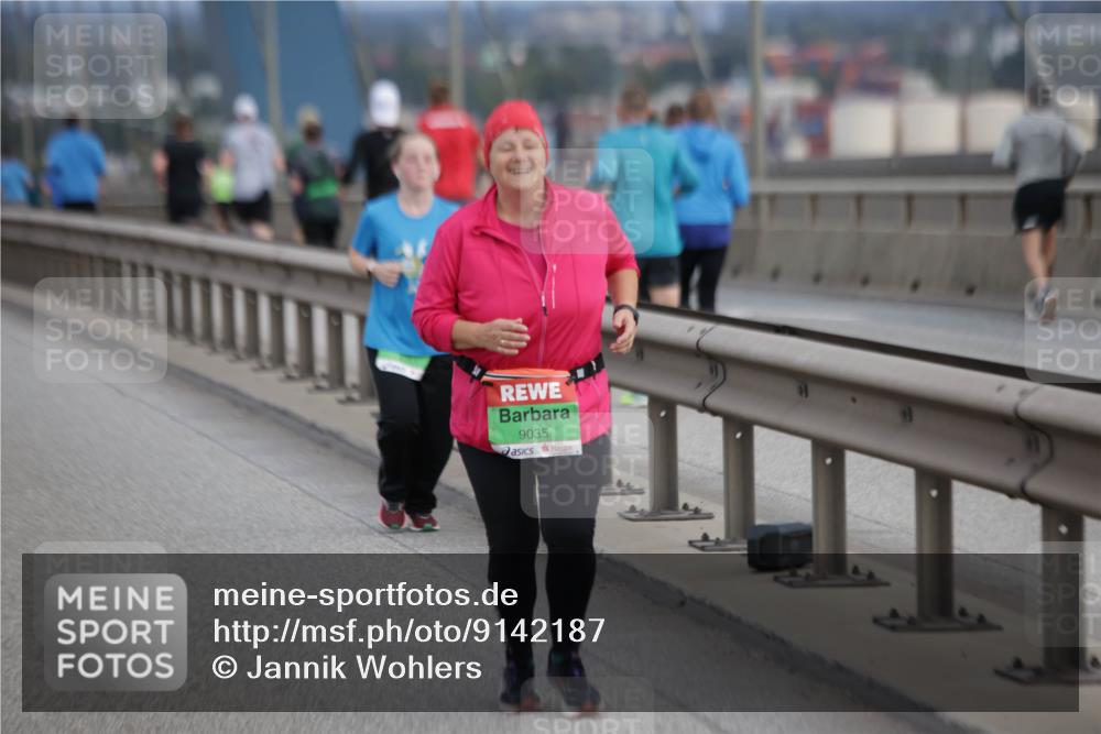 03.10.2025 - Köhlbrandbrückenlauf Jannik Wohlers http://msf.ph/oto/9142187 03.10.2025 15:41:25 Position 1 9035 meine-sportfotos.de