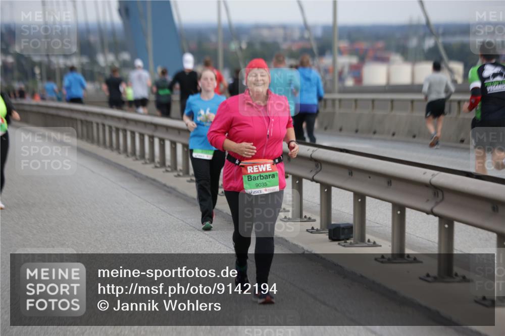 03.10.2025 - Köhlbrandbrückenlauf Jannik Wohlers http://msf.ph/oto/9142194 03.10.2025 15:41:26 Position 1 9035 meine-sportfotos.de