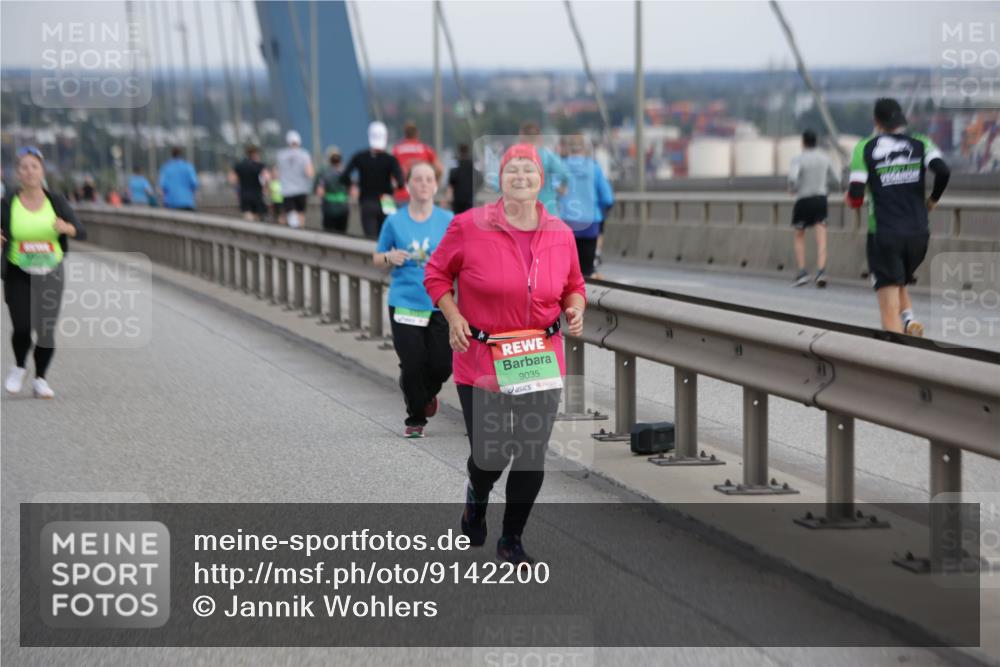03.10.2025 - Köhlbrandbrückenlauf Jannik Wohlers http://msf.ph/oto/9142200 03.10.2025 15:41:26 Position 1 9035 meine-sportfotos.de