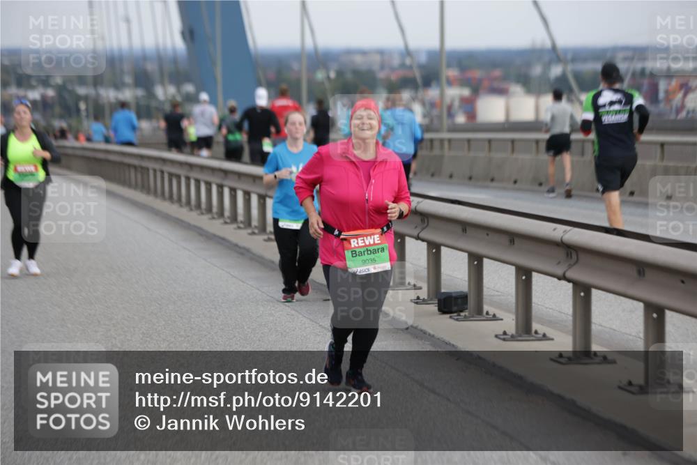 03.10.2025 - Köhlbrandbrückenlauf Jannik Wohlers http://msf.ph/oto/9142201 03.10.2025 15:41:26 Position 1 9035 meine-sportfotos.de