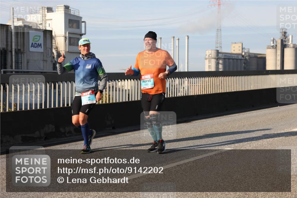 03.10.2025 - Köhlbrandbrückenlauf Lena Gebhardt http://msf.ph/oto/9142202 03.10.2025 09:59:59 Position 2 736, 1593 meine-sportfotos.de