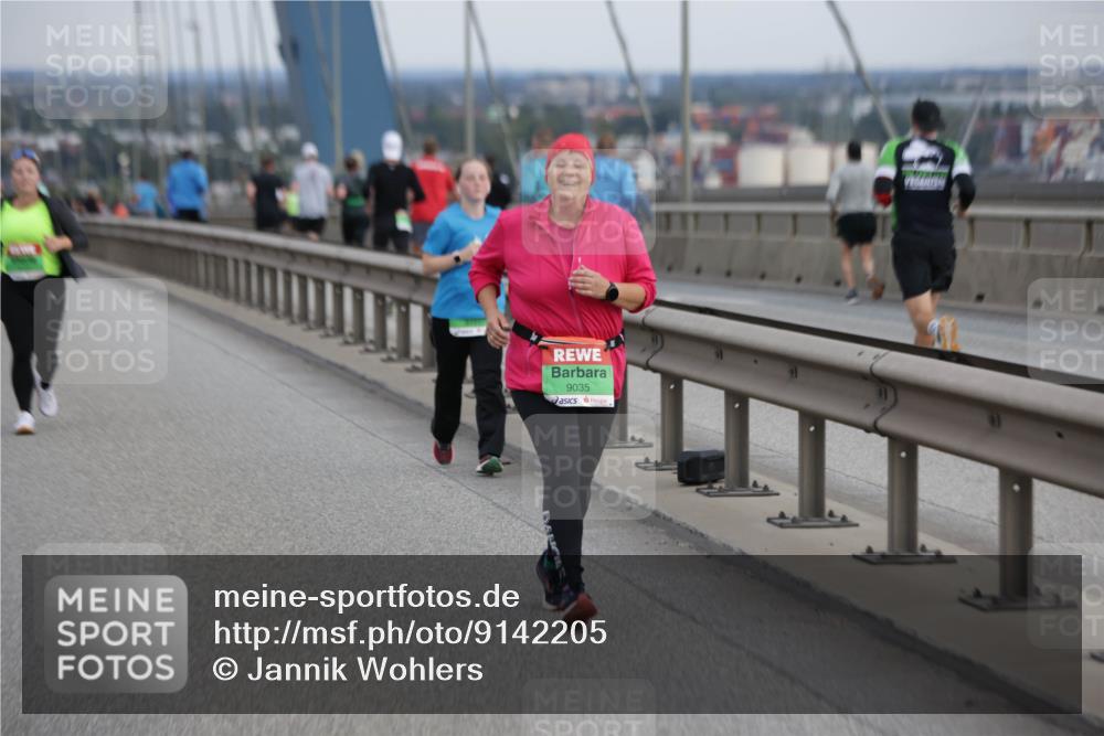 03.10.2025 - Köhlbrandbrückenlauf Jannik Wohlers http://msf.ph/oto/9142205 03.10.2025 15:41:26 Position 1 9035 meine-sportfotos.de