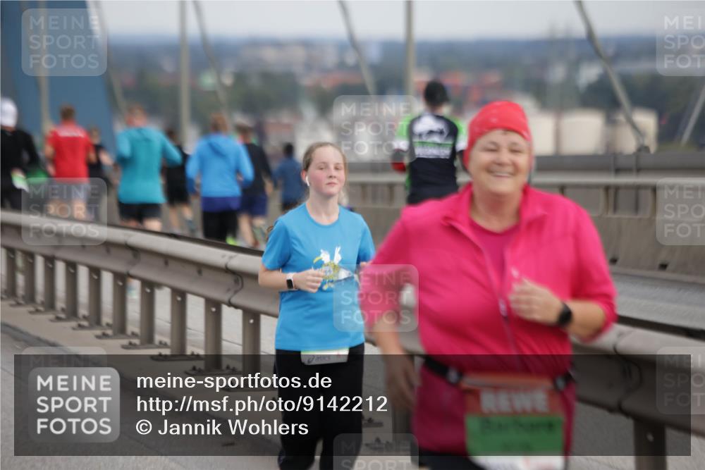 03.10.2025 - Köhlbrandbrückenlauf Jannik Wohlers http://msf.ph/oto/9142212 03.10.2025 15:41:27 Position 1  meine-sportfotos.de