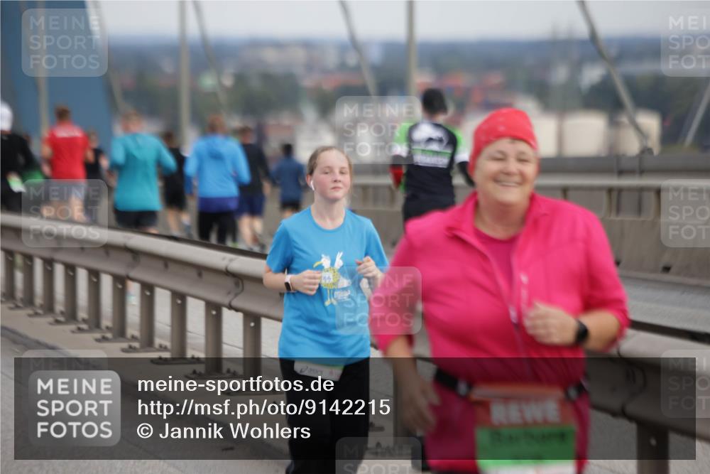 03.10.2025 - Köhlbrandbrückenlauf Jannik Wohlers http://msf.ph/oto/9142215 03.10.2025 15:41:27 Position 1  meine-sportfotos.de