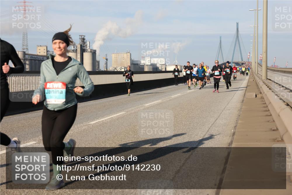 03.10.2025 - Köhlbrandbrückenlauf Lena Gebhardt http://msf.ph/oto/9142230 03.10.2025 10:00:01 Position 2 1479 meine-sportfotos.de