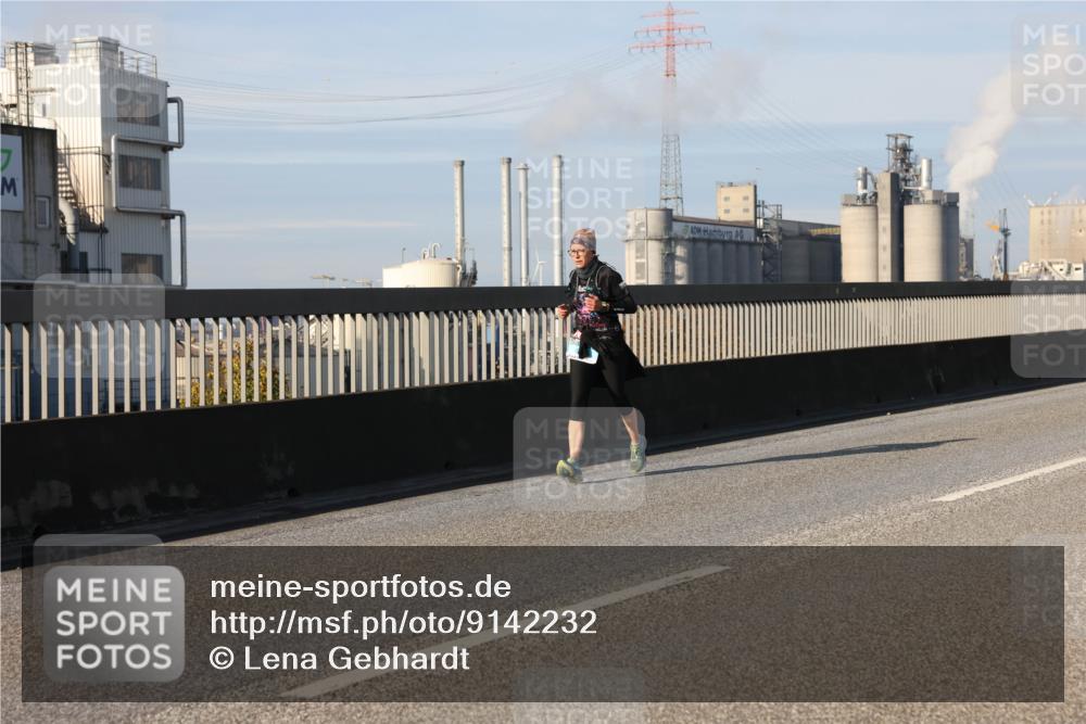 03.10.2025 - Köhlbrandbrückenlauf Lena Gebhardt http://msf.ph/oto/9142232 03.10.2025 10:00:06 Position 2  meine-sportfotos.de