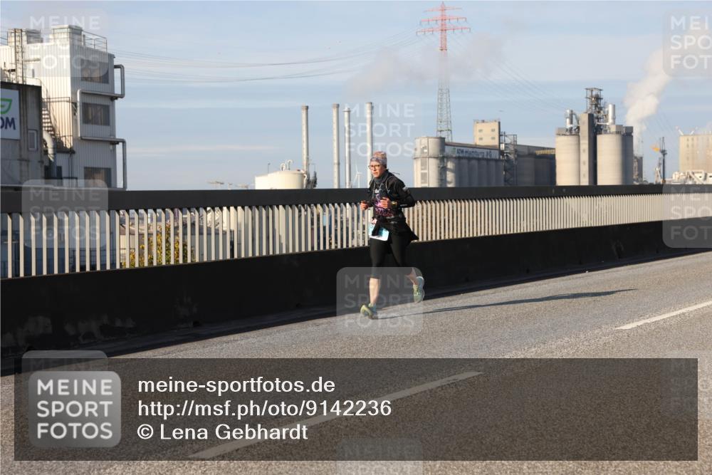 03.10.2025 - Köhlbrandbrückenlauf Lena Gebhardt http://msf.ph/oto/9142236 03.10.2025 10:00:06 Position 2  meine-sportfotos.de