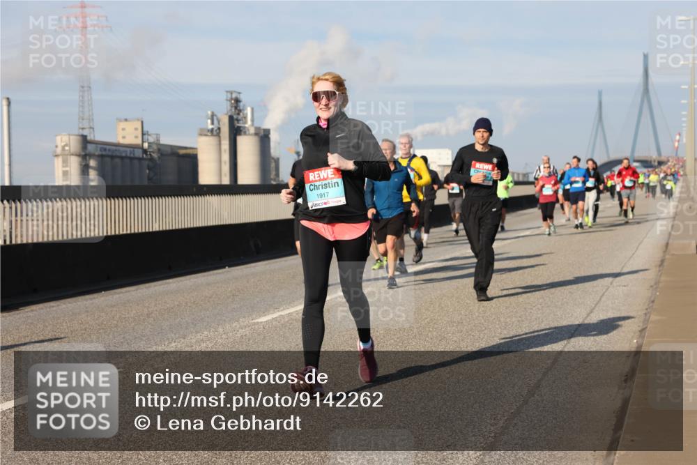 03.10.2025 - Köhlbrandbrückenlauf Lena Gebhardt http://msf.ph/oto/9142262 03.10.2025 10:00:08 Position 2 1917 meine-sportfotos.de
