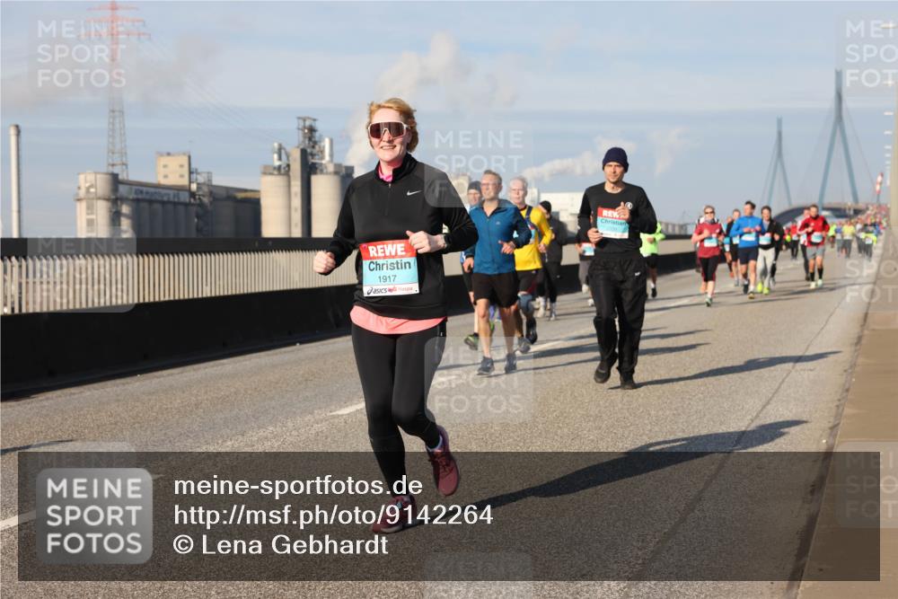 03.10.2025 - Köhlbrandbrückenlauf Lena Gebhardt http://msf.ph/oto/9142264 03.10.2025 10:00:08 Position 2 1917, 2231 meine-sportfotos.de