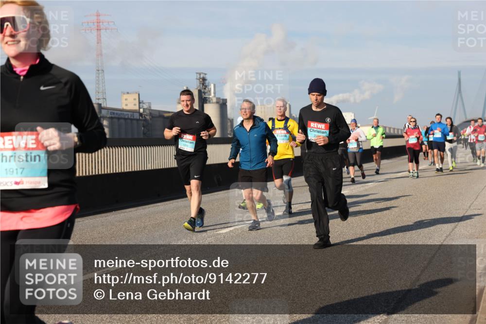 03.10.2025 - Köhlbrandbrückenlauf Lena Gebhardt http://msf.ph/oto/9142277 03.10.2025 10:00:09 Position 2 1917, 22, 1310 meine-sportfotos.de