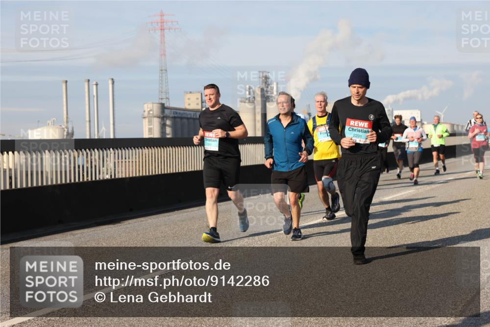 03.10.2025 - Köhlbrandbrückenlauf Lena Gebhardt http://msf.ph/oto/9142286 03.10.2025 10:00:09 Position 2 2231, 1310 meine-sportfotos.de