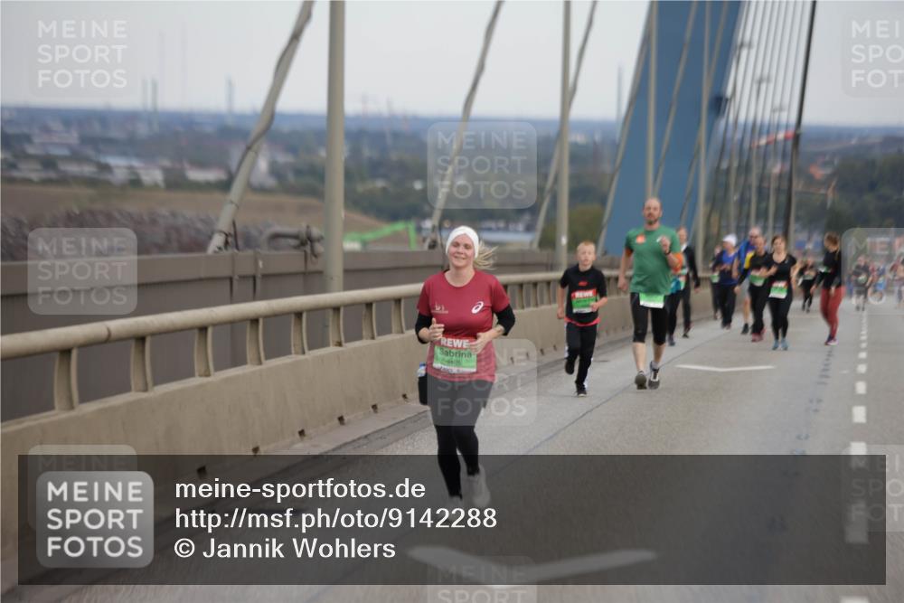 03.10.2025 - Köhlbrandbrückenlauf Jannik Wohlers http://msf.ph/oto/9142288 03.10.2025 15:41:35 Position 1 9465 meine-sportfotos.de