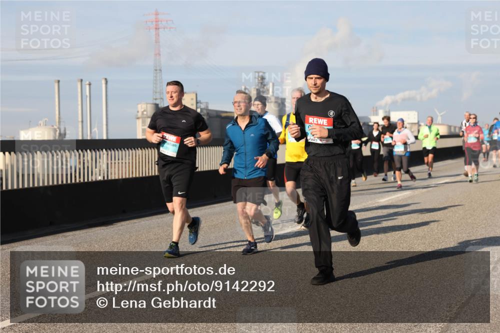 03.10.2025 - Köhlbrandbrückenlauf Lena Gebhardt http://msf.ph/oto/9142292 03.10.2025 10:00:09 Position 2  meine-sportfotos.de