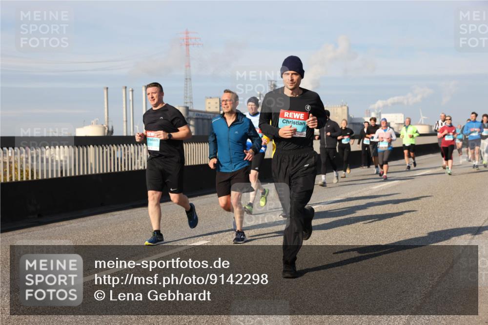 03.10.2025 - Köhlbrandbrückenlauf Lena Gebhardt http://msf.ph/oto/9142298 03.10.2025 10:00:10 Position 2 1310 meine-sportfotos.de