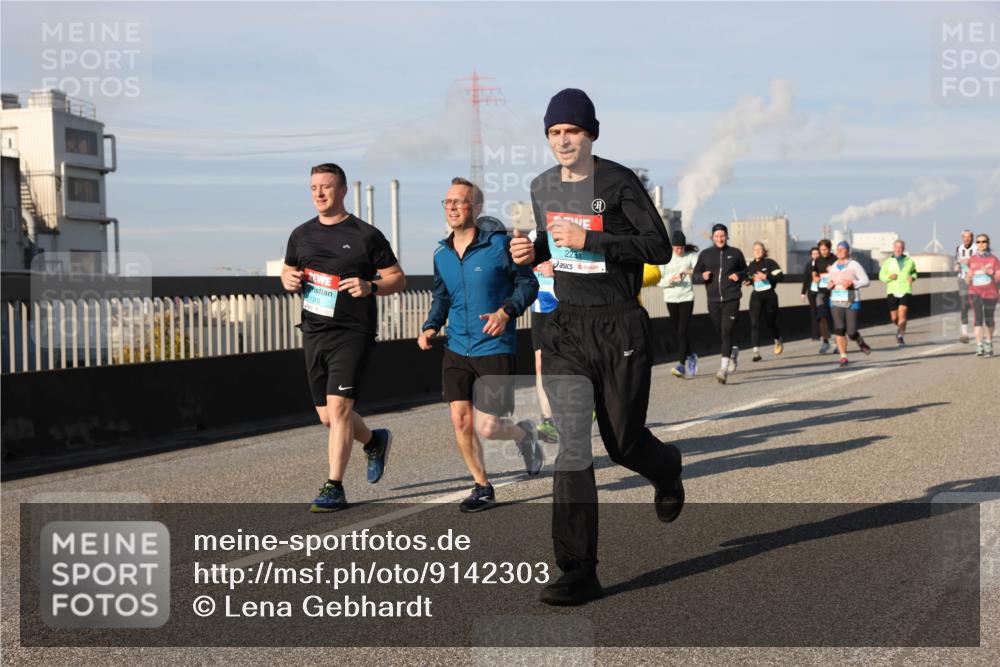 03.10.2025 - Köhlbrandbrückenlauf Lena Gebhardt http://msf.ph/oto/9142303 03.10.2025 10:00:10 Position 2  meine-sportfotos.de