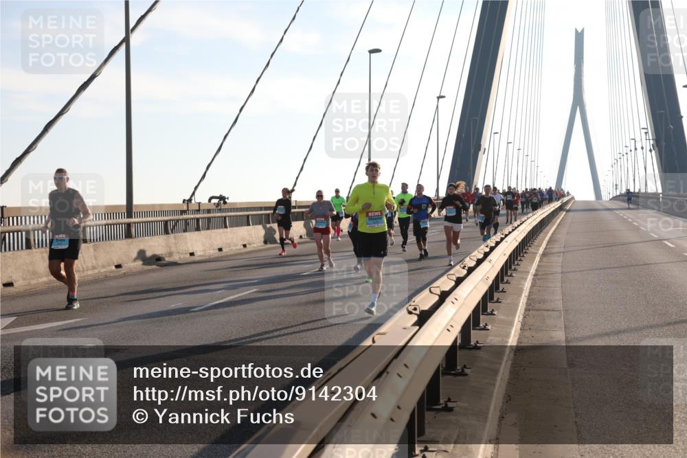 03.10.2025 - Köhlbrandbrückenlauf Yannick Fuchs http://msf.ph/oto/9142304 03.10.2025 08:27:45 Position 2  meine-sportfotos.de