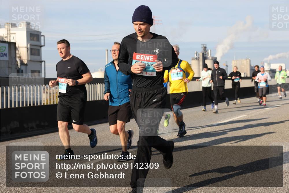 03.10.2025 - Köhlbrandbrückenlauf Lena Gebhardt http://msf.ph/oto/9142309 03.10.2025 10:00:11 Position 2  meine-sportfotos.de