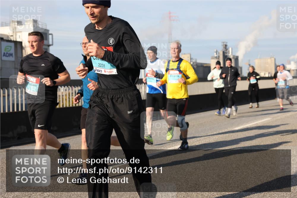 03.10.2025 - Köhlbrandbrückenlauf Lena Gebhardt http://msf.ph/oto/9142311 03.10.2025 10:00:11 Position 2 1310, 2231 meine-sportfotos.de