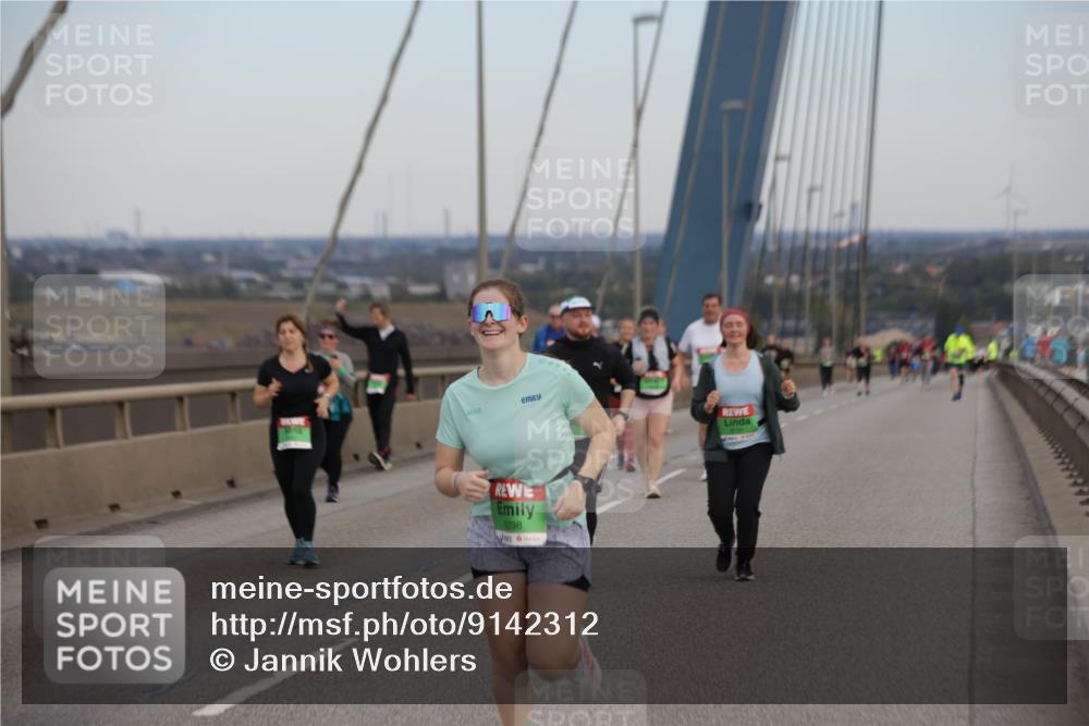 03.10.2025 - Köhlbrandbrückenlauf Jannik Wohlers http://msf.ph/oto/9142312 03.10.2025 15:41:47 Position 1 8298 meine-sportfotos.de