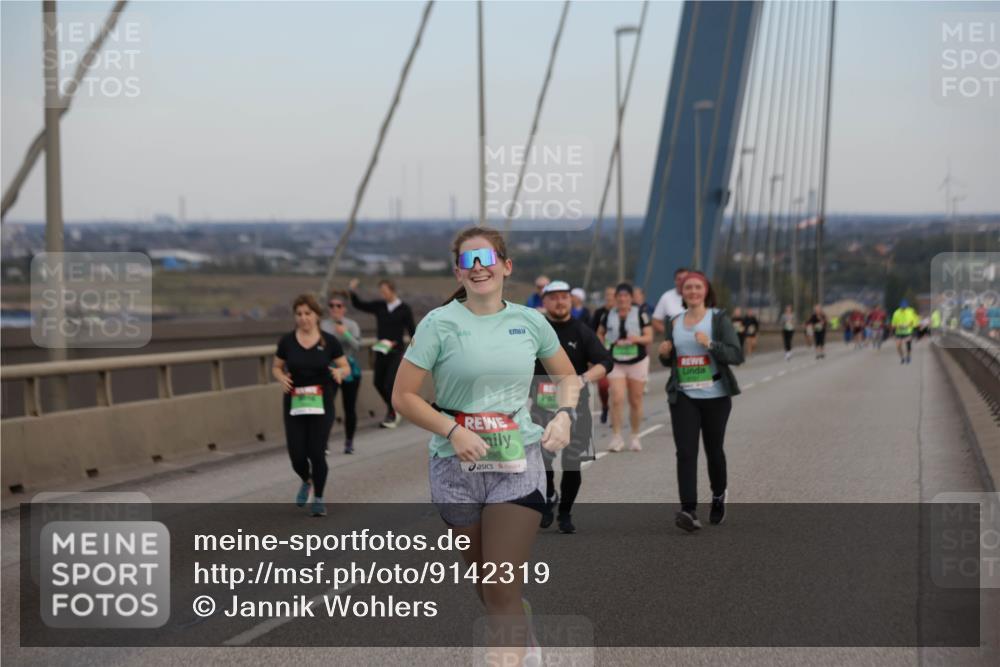 03.10.2025 - Köhlbrandbrückenlauf Jannik Wohlers http://msf.ph/oto/9142319 03.10.2025 15:41:47 Position 1 298 meine-sportfotos.de