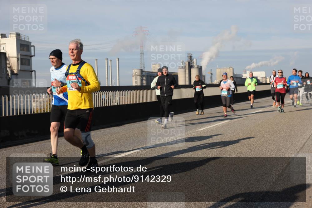 03.10.2025 - Köhlbrandbrückenlauf Lena Gebhardt http://msf.ph/oto/9142329 03.10.2025 10:00:12 Position 2 16 meine-sportfotos.de