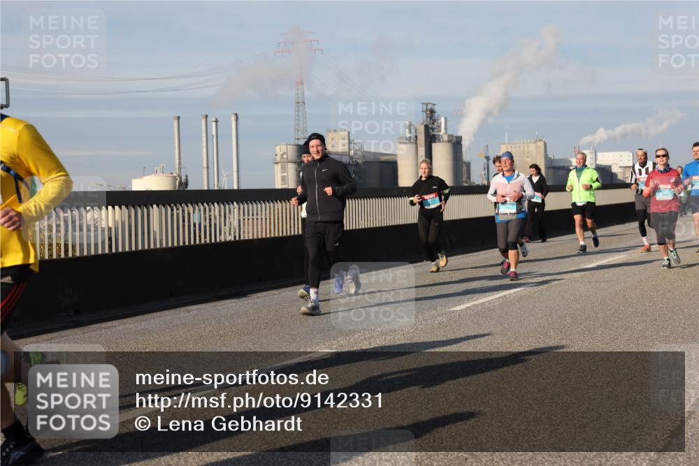 03.10.2025 - Köhlbrandbrückenlauf Lena Gebhardt http://msf.ph/oto/9142331 03.10.2025 10:00:12 Position 2  meine-sportfotos.de