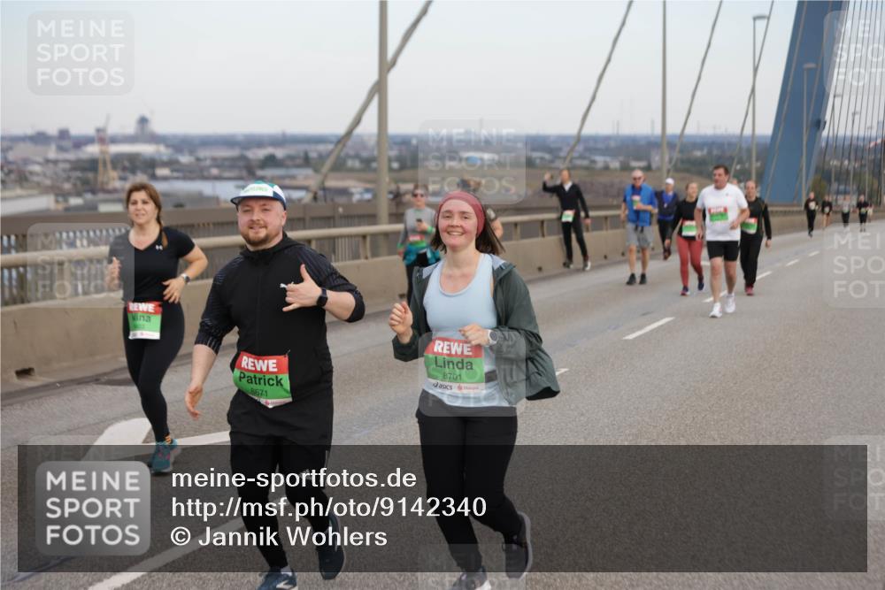 03.10.2025 - Köhlbrandbrückenlauf Jannik Wohlers http://msf.ph/oto/9142340 03.10.2025 15:41:52 Position 1 8671, 8701 meine-sportfotos.de