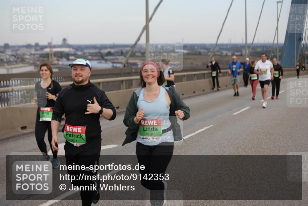 03.10.2025 - Köhlbrandbrückenlauf Jannik Wohlers http://msf.ph/oto/9142353 03.10.2025 15:41:52 Position 1 8671, 8701 meine-sportfotos.de