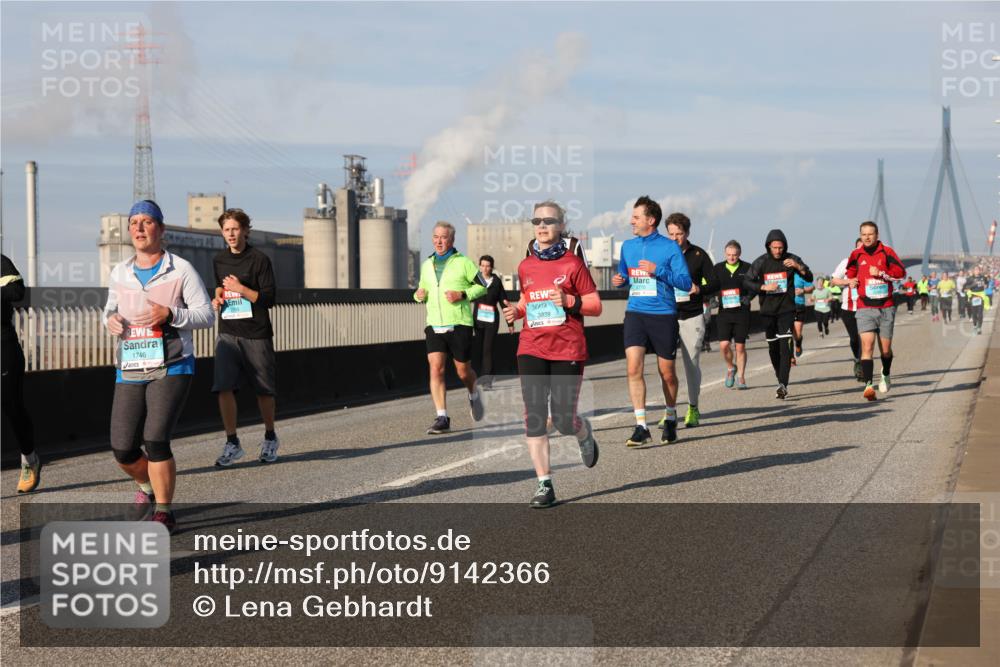 03.10.2025 - Köhlbrandbrückenlauf Lena Gebhardt http://msf.ph/oto/9142366 03.10.2025 10:00:14 Position 2 1746, 3839, 2770 meine-sportfotos.de