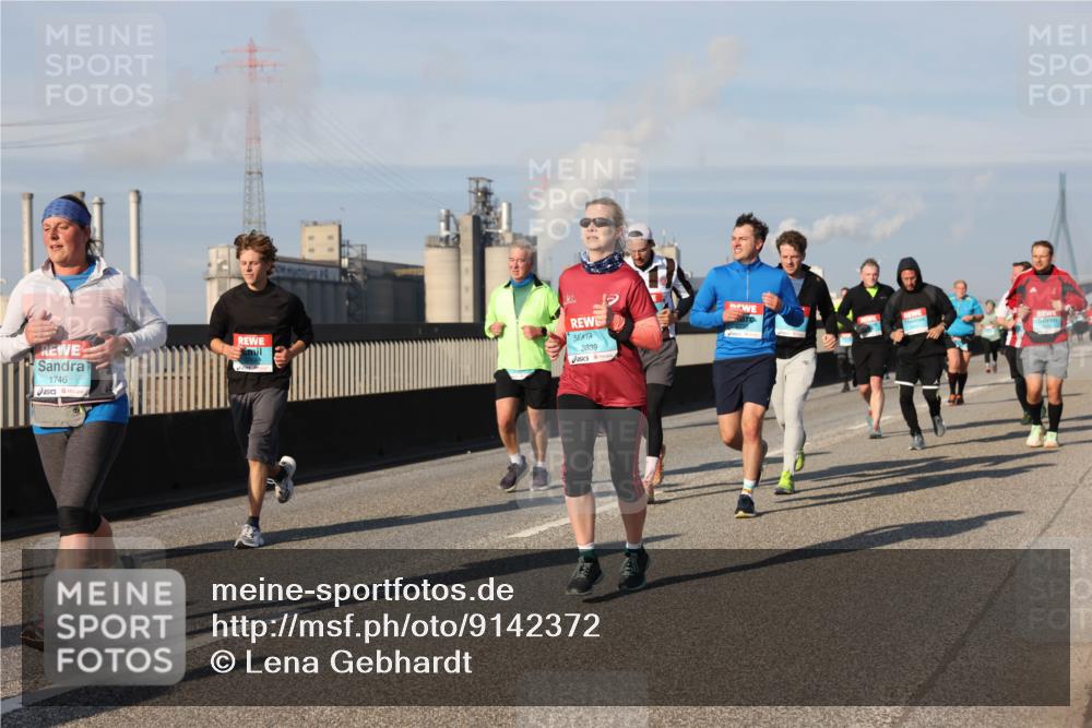 03.10.2025 - Köhlbrandbrückenlauf Lena Gebhardt http://msf.ph/oto/9142372 03.10.2025 10:00:15 Position 2 1746, 3839 meine-sportfotos.de