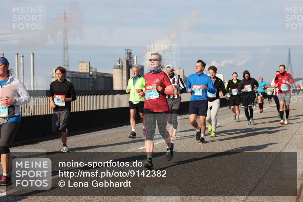 03.10.2025 - Köhlbrandbrückenlauf Lena Gebhardt http://msf.ph/oto/9142382 03.10.2025 10:00:15 Position 2 5, 3839 meine-sportfotos.de