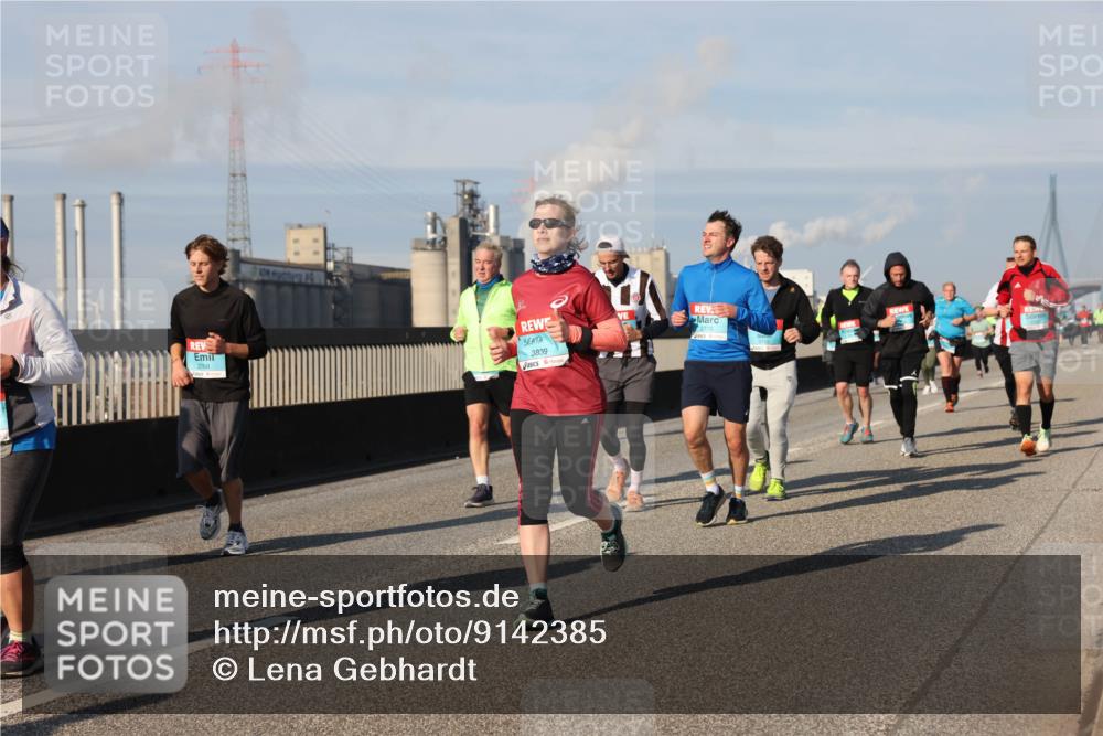 03.10.2025 - Köhlbrandbrückenlauf Lena Gebhardt http://msf.ph/oto/9142385 03.10.2025 10:00:15 Position 2 2768, 3839 meine-sportfotos.de