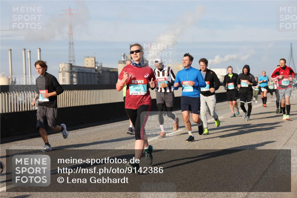 03.10.2025 - Köhlbrandbrückenlauf Lena Gebhardt http://msf.ph/oto/9142386 03.10.2025 10:00:15 Position 2 3839, 2770 meine-sportfotos.de