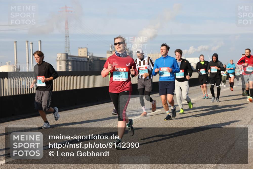03.10.2025 - Köhlbrandbrückenlauf Lena Gebhardt http://msf.ph/oto/9142390 03.10.2025 10:00:15 Position 2 3839 meine-sportfotos.de