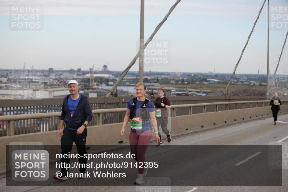 03.10.2025 - Köhlbrandbrückenlauf Jannik Wohlers http://msf.ph/oto/9142395 03.10.2025 15:42:06 Position 1 8664 meine-sportfotos.de